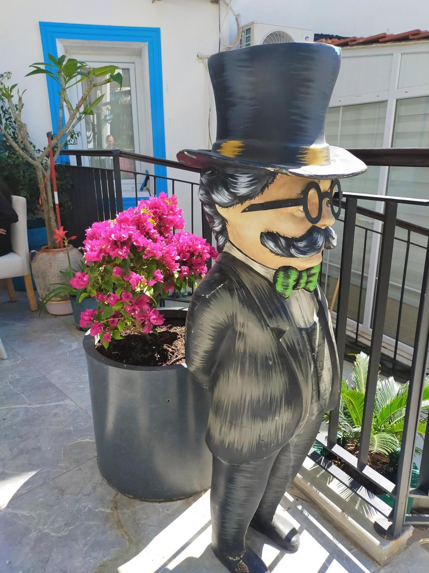 By Muhtar Hotel